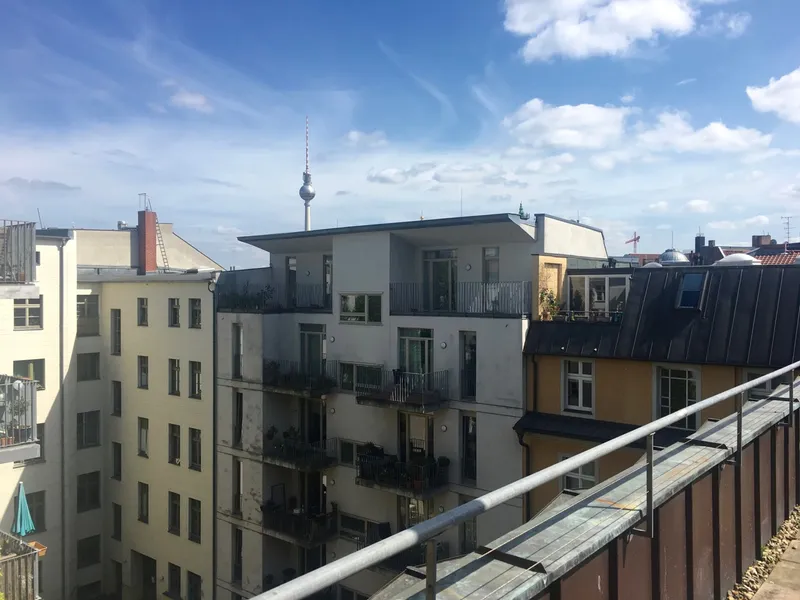 3-Zimmer-Dachgeschosswohnung in Berlin Mitte — photo 1